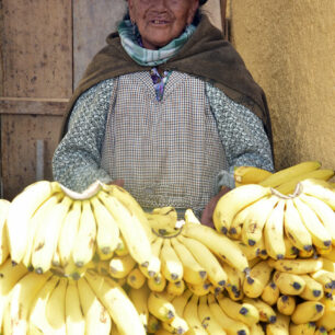 Na tržištích v Ekvádoru ochutnáte spousty lahodného tropického ovoce