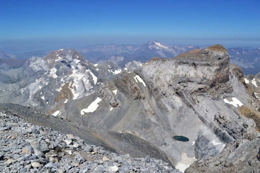Vrchol Monte Perdido, třetí nejvyšší hory Pyrenejí. Národní park Valle de Ordesa y Monte Perdido, Španělsko.