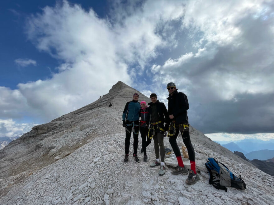 Některé úseky italské ferraty Giovanni Lipella jsou velmi exponované, rozhodně se nejedná o lehkou ferratu