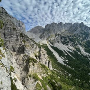 Zajištěná cesta Klamml Klettersteig se nachází v atraktivní oblasti malého, ale divokého pohoří Wilden Kaiser v Rakousku