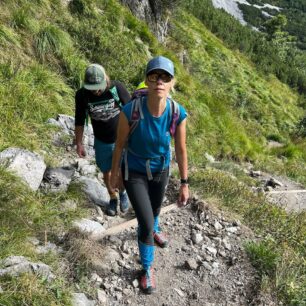 Nástupní cesta k ferratě Klamml Klettersteig je kamenitá a není příkrá.