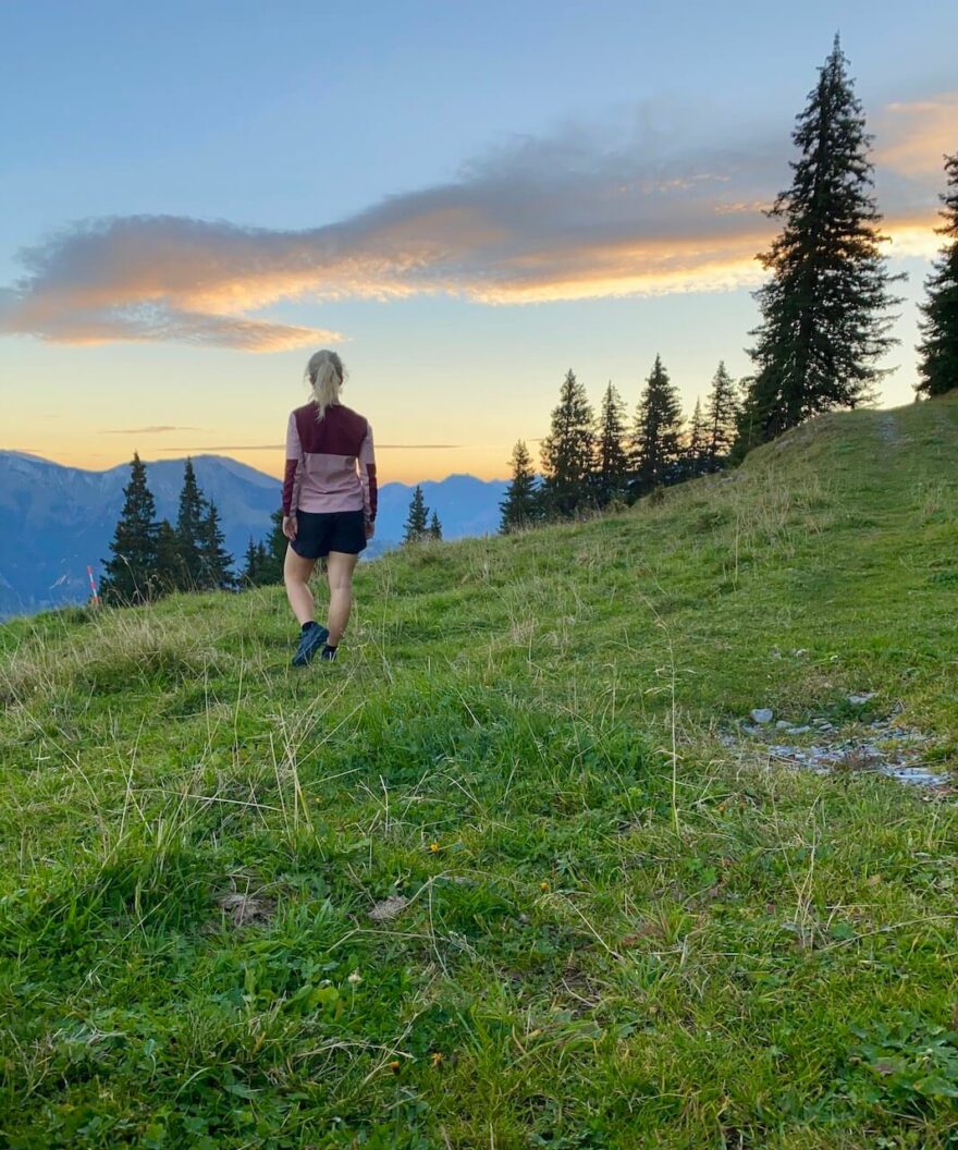 Okruh v oblasti Grindelwald trval nádherné 4 dny, během kterých jsem viděla průzračná jezera, ledovce, zasněžené vrcholky hor, vodopády, troubící jeleny a kozorožce poskakující ze skály na skálu..