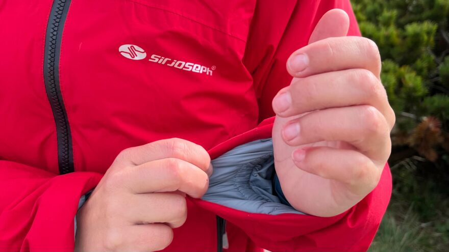 Vnitřní stahovací manžety u rukávu bundy Sir Joseph TRIVOR LADY.