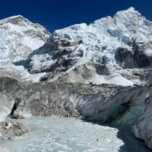 Trek do Everest BC přes sedlo Chola a vesnici Gokyo