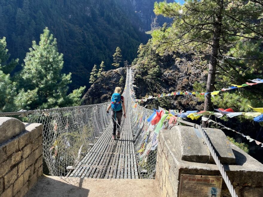Začátek treku do Everest Base Campu vede přes Hillaryho most