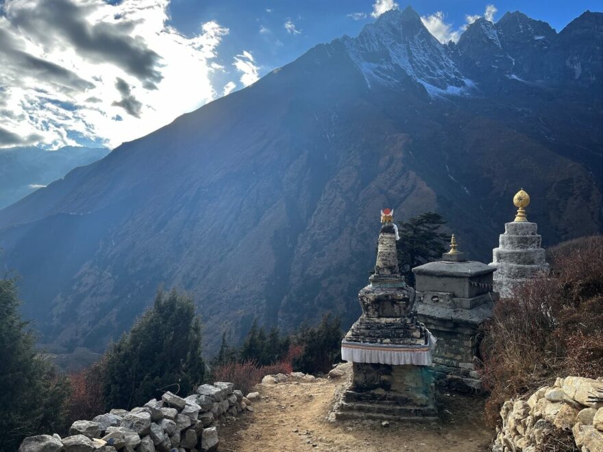 Začátek treku do Everest Base Campu vede NP Sagarmatha
