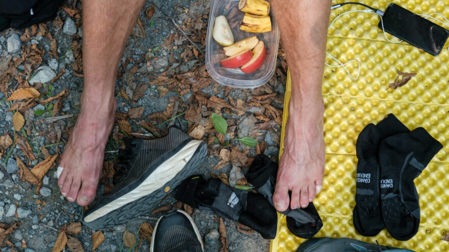Krize si na Davida Kaplana počíhala čtvrtý den přeběhu napříč kanadským ostrovem Vancouver. Vyčerpal ho neskutečně náročný terén s velkým převýšením, kde si sáhl na dno svých sil.
