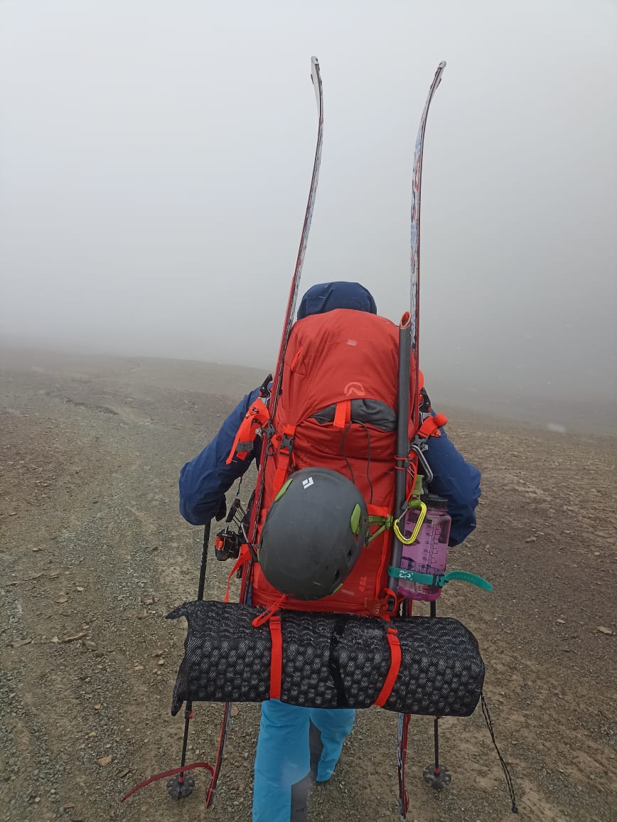 Ani velká zátěž bundu NORTHFINDER DRACIA nerozhodí