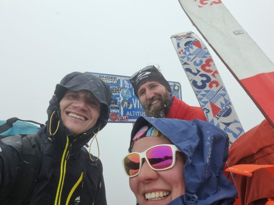 NORTHFINDER DRACIA - s úsměvem, i když je sajgon