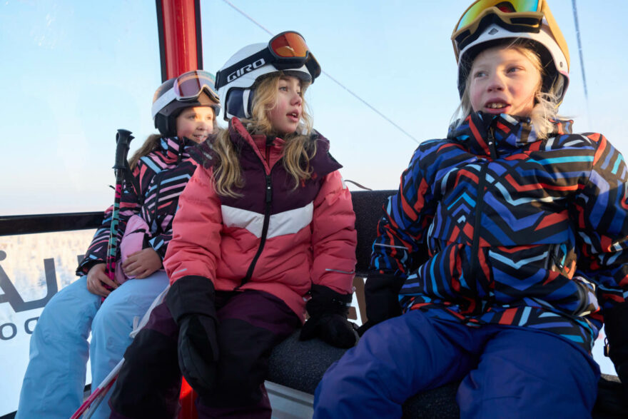 Neexistuje špatné počasí, jen špatně oblečené dítě. To je motto finské značky Reima, která se specializuje na dětské oblékání již od roku 1944.