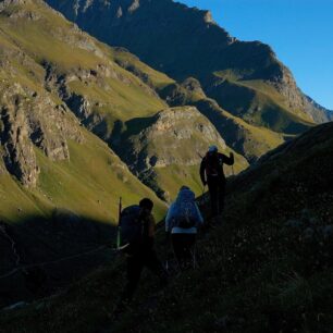 Trek Gran Paradiso vás zavede do zelených svěžích údolí s modrými hladinami jezer
