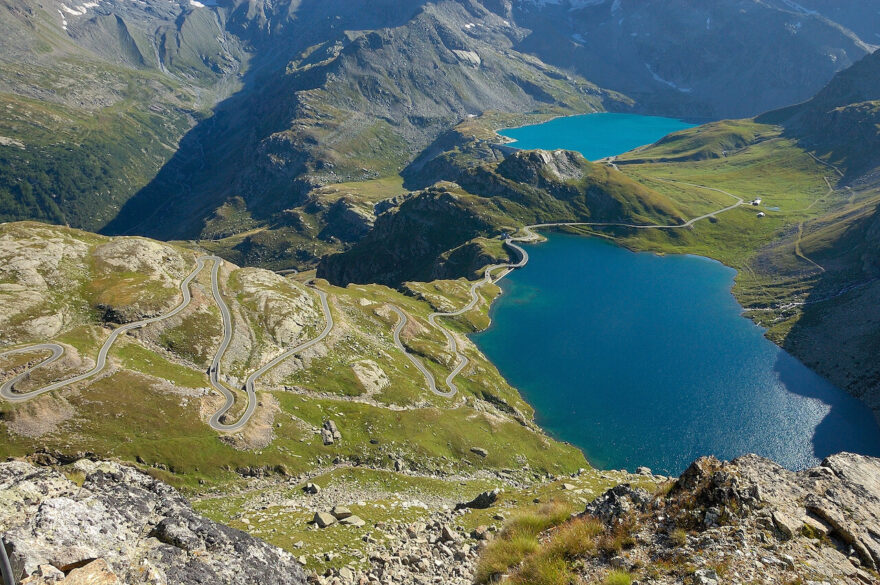 Trek Gran Paradiso vás zavede do zelených svěžích údolí s modrými hladinami jezer