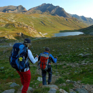 Trek Gran Paradiso vás zavede do zelených svěžích údolí s modrými hladinami jezer