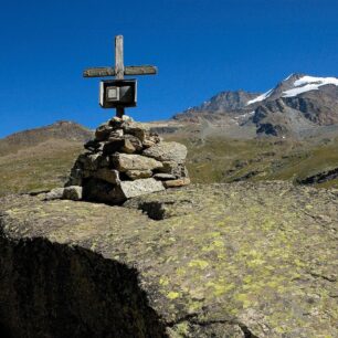 Trek Gran Paradiso to jsou zelená údolí, skalnatá krajina, množství potoků a sněhových polí