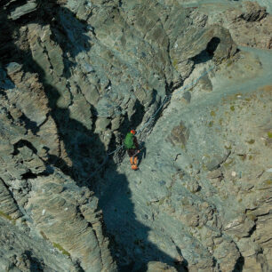 Trek Gran Paradiso to jsou zelená údolí, skalnatá krajina, množství potoků a sněhových polí