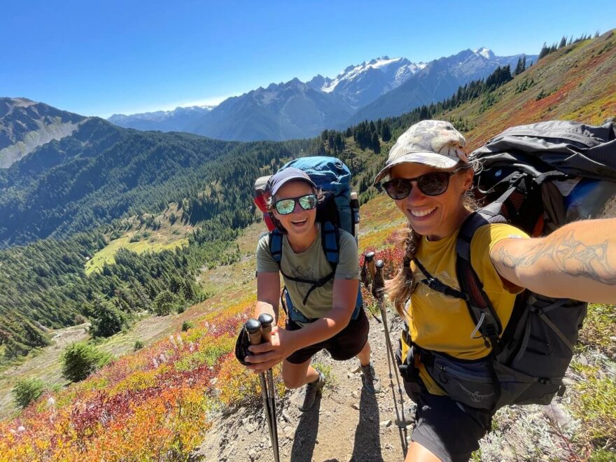 Cestovatelské duo Alča a Mája chodí dálkové treky jedině v botách AKU FlyRock