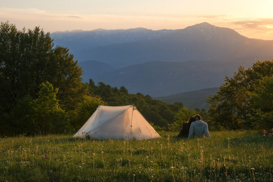 Matúš Lašan společně s manželkou Annou tvoří pár, který žije své nejlepší chvíle na nohou a co nejdál od civilizace