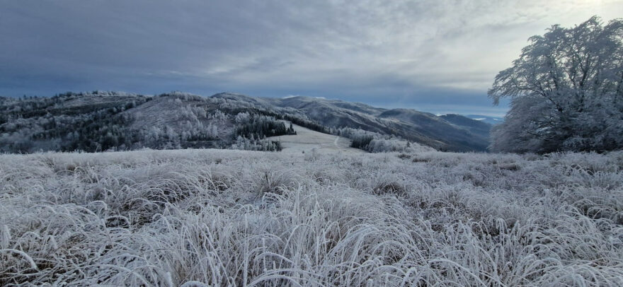 Zimní pohádka na treku přes Volovské vrchy na Slovensku