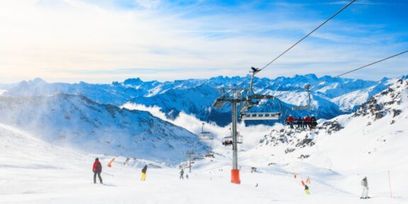 Parádní lyžovačka na dosah: nejbližší rakouská lyžařská střediska
