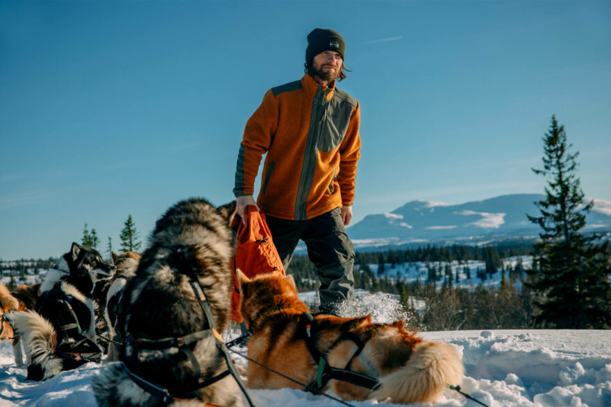 Funkčnost, kvalitní materiály, nadčasový minimalistický design, to je základní charakteristika vybavení Lundhags.