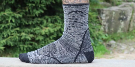 RECENZE: DARN TOUGH MICRO CREW LIGHTWEIGHT – MERINO PONOŽKY, KTERÉ FAKT VYDRŽÍ