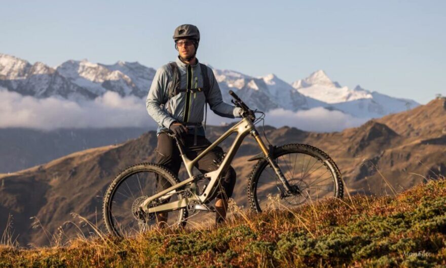 Při sledování snímku – Následování správné cesty zjistíte, že vášeň ke sportu může přinést rovnováhu a naplnění.