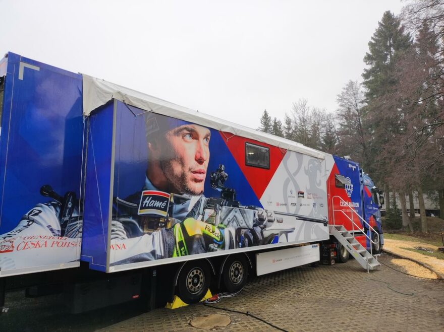 Servisní kamion českých biatlonistů