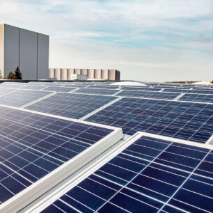 Třetinu spotřeby elektřiny Ortlieb pokrývá vlastní fotovoltaickou elektrárnou.