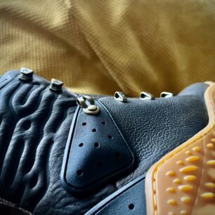 Boty VIVOBAREFOOT Tracker Forest ESC jsou vyrobeny k kvalitní kůže.