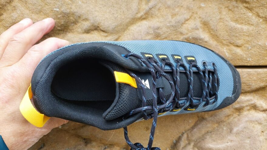 Jazyk i okraj boty je příjemně polstrován - SIMOND EDGE