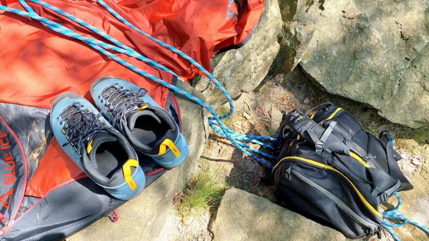 Testování nástupovek SIMOND EDGE ve skalách