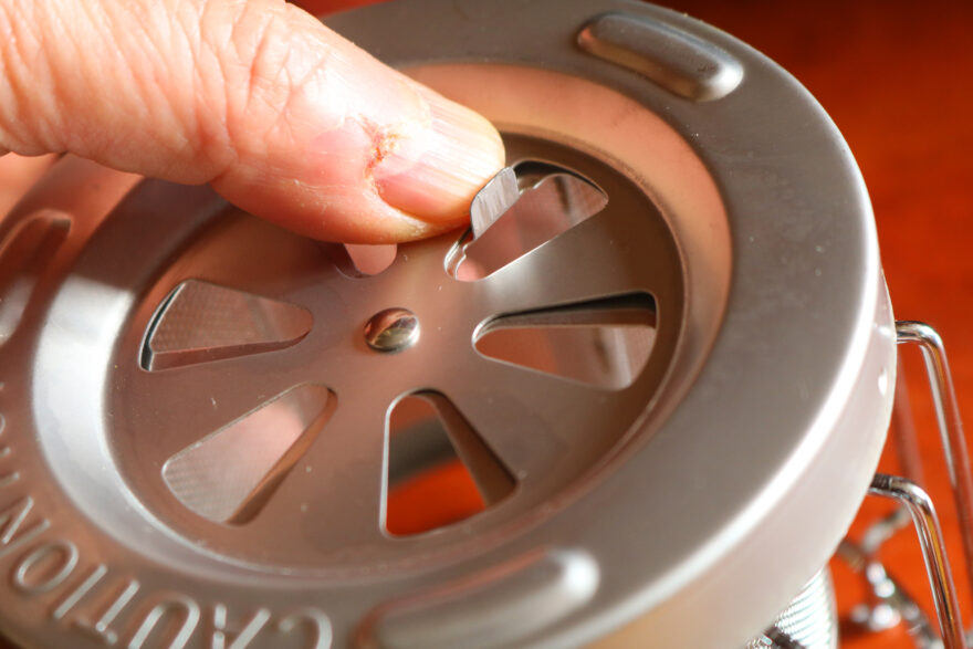 Detail uzavření otvorů na krytu MEVA VATOP