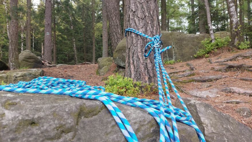 Lano bylo testováno především na pískovcích a drželo se skvěle - SIMOND Vertika