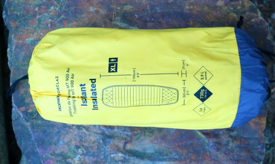 Parametry karimatky MT 900 Air XL jsou přímo na jejím obalu