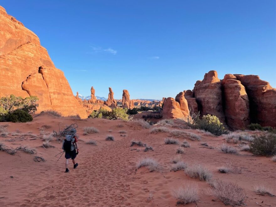 Hayduke Trail - 1 300 kilometrů dlouhá trasa pouštěmi a kaňony na Kolorádské plošině v Utahu a Arizoně