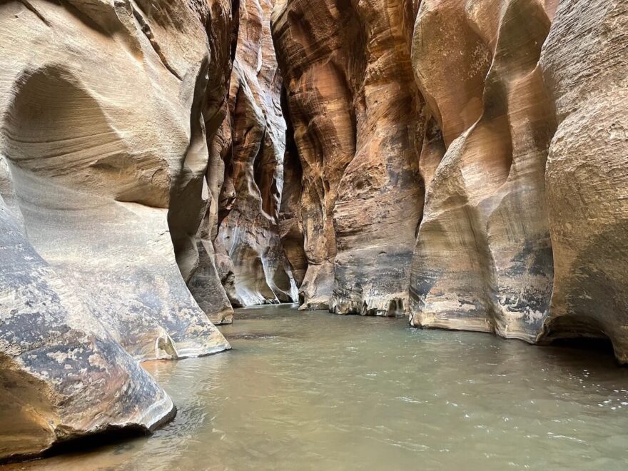 Hayduke Trail - 1 300 kilometrů dlouhá trasa pouštěmi a kaňony na Kolorádské plošině v Utahu a Arizoně