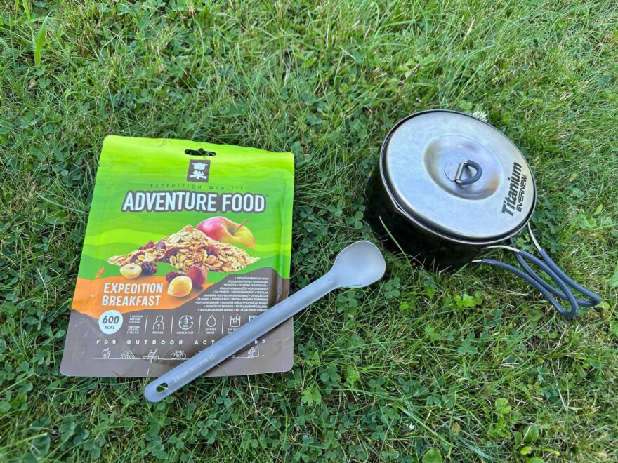 Na přípravu jídla postačí horká voda, lžíce a Adventure Food