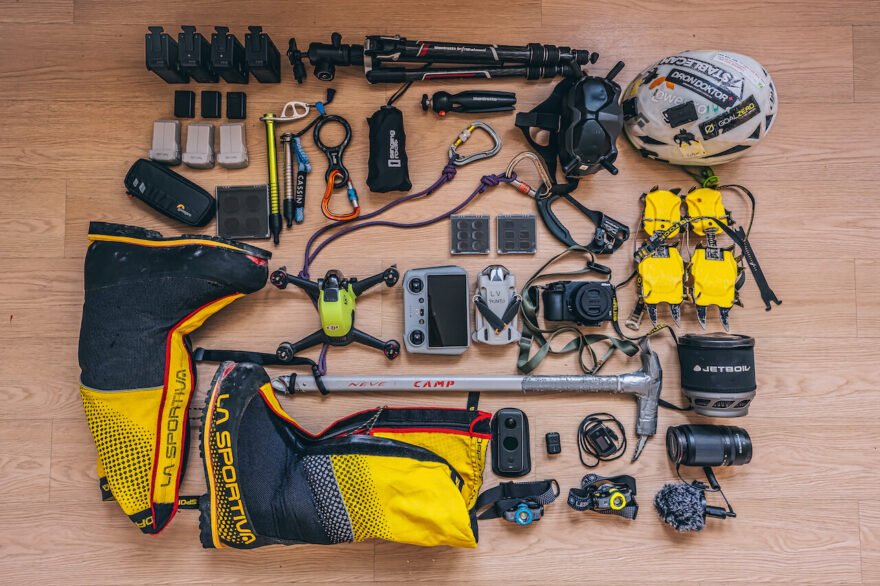 Petr Jan Juračka - vědec, učitel, fotograf, filmař, cestovatel, horolezec, manžel a otec dvou dětí.