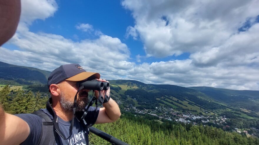 Parádní zábava a nové pohledy na hory s dalekohledem NIKON 8X30 MONARCH M7