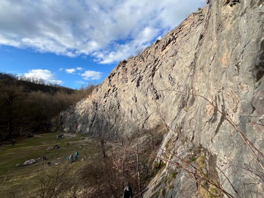 Lezení v Česku - divadýlko v údolí Kačáku