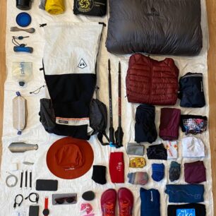 Přehled věcí, které by vám na treku neměli chybět neboli gear list