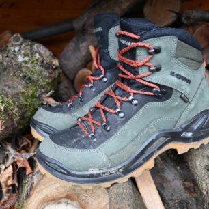 Les a hory jsou přirozeným prostředím LOWA RENEGADE GTX MID