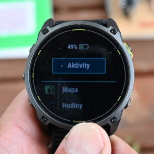 Položka AKTIVITY obsahuje vaše oblíbené sportovní aktivity - GARMIN Enduro 3