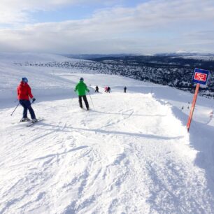 Trysil - Největší lyžařské středisko v Norsku se pyšní 78 kilometry sjezdovek, ale na své si přijdou i běžkaři.