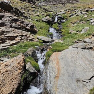 Vodopády a kaskády pod Laguna Hondera