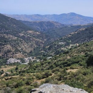 Trevélez z nadhledu několika set výškových metrů