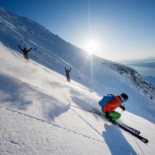Norský skiareál SkiStar Hemsedal nabízí 20 vleků a více než 50 sjezdovek, včetně několika freeridových zón pro zkušené lyžaře. Foto Rune Dahl