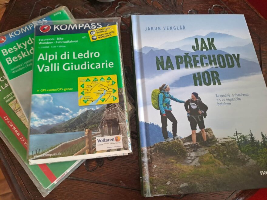 Autor Kuba Venglář předává v knížce Jak na přechody hor léta vlastních zkušeností tak, že máte pocit, jako by vám radil zkušenější kamarád.