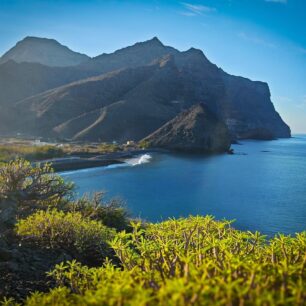 Na Gran Canarii najdete všechno – romantické lesy, hory, zelené louky, strmé útesy, písčité i kamenité pláže