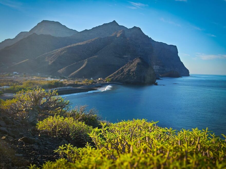 Na Gran Canarii najdete všechno – romantické lesy, hory, zelené louky, strmé útesy, písčité i kamenité pláže